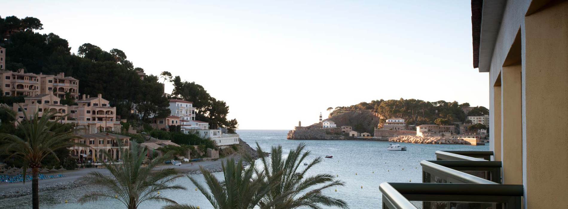 Hotel mit seiner strategisch guten Lage am Strand in Sóller